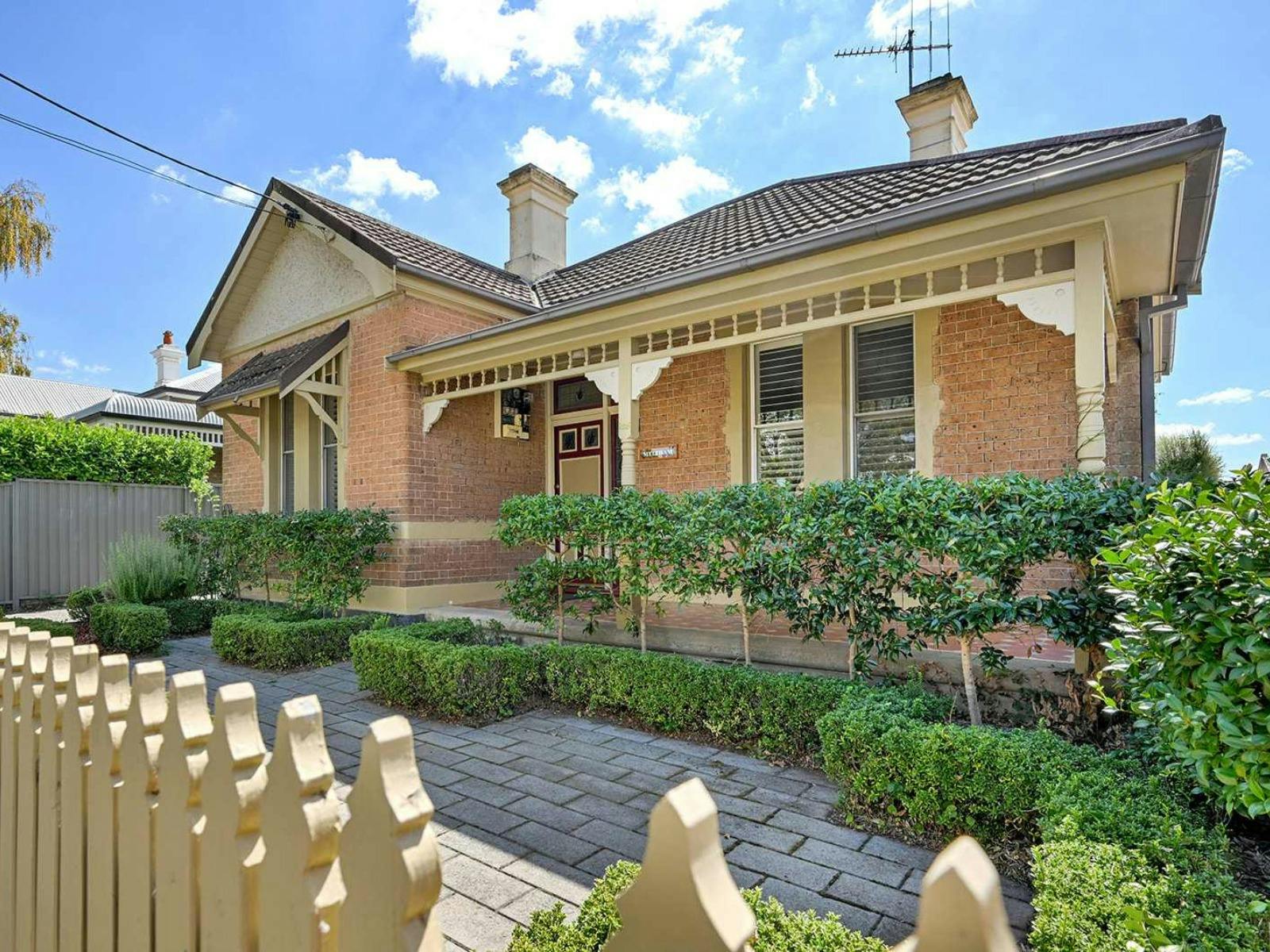 Heritage brick home in the heart of Orange, NSW