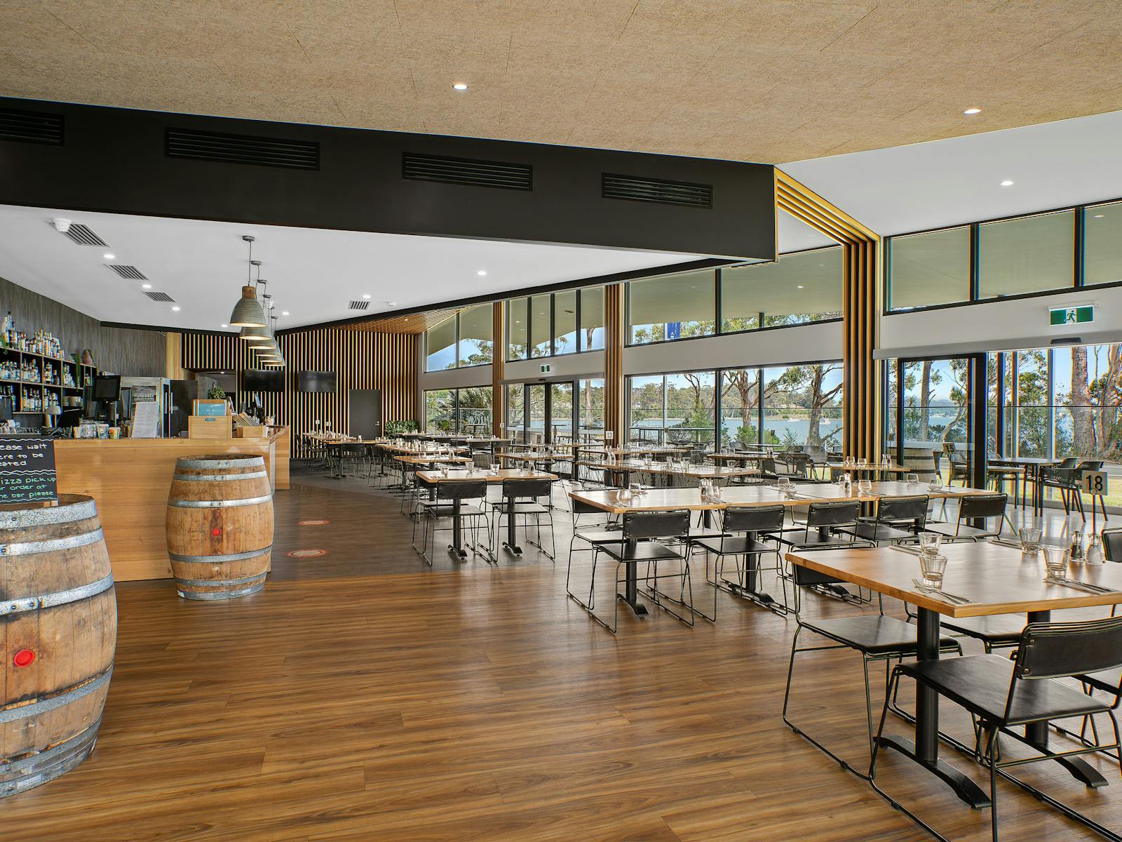 Parkside Restaurant | Tasman Holiday Parks - St Helens