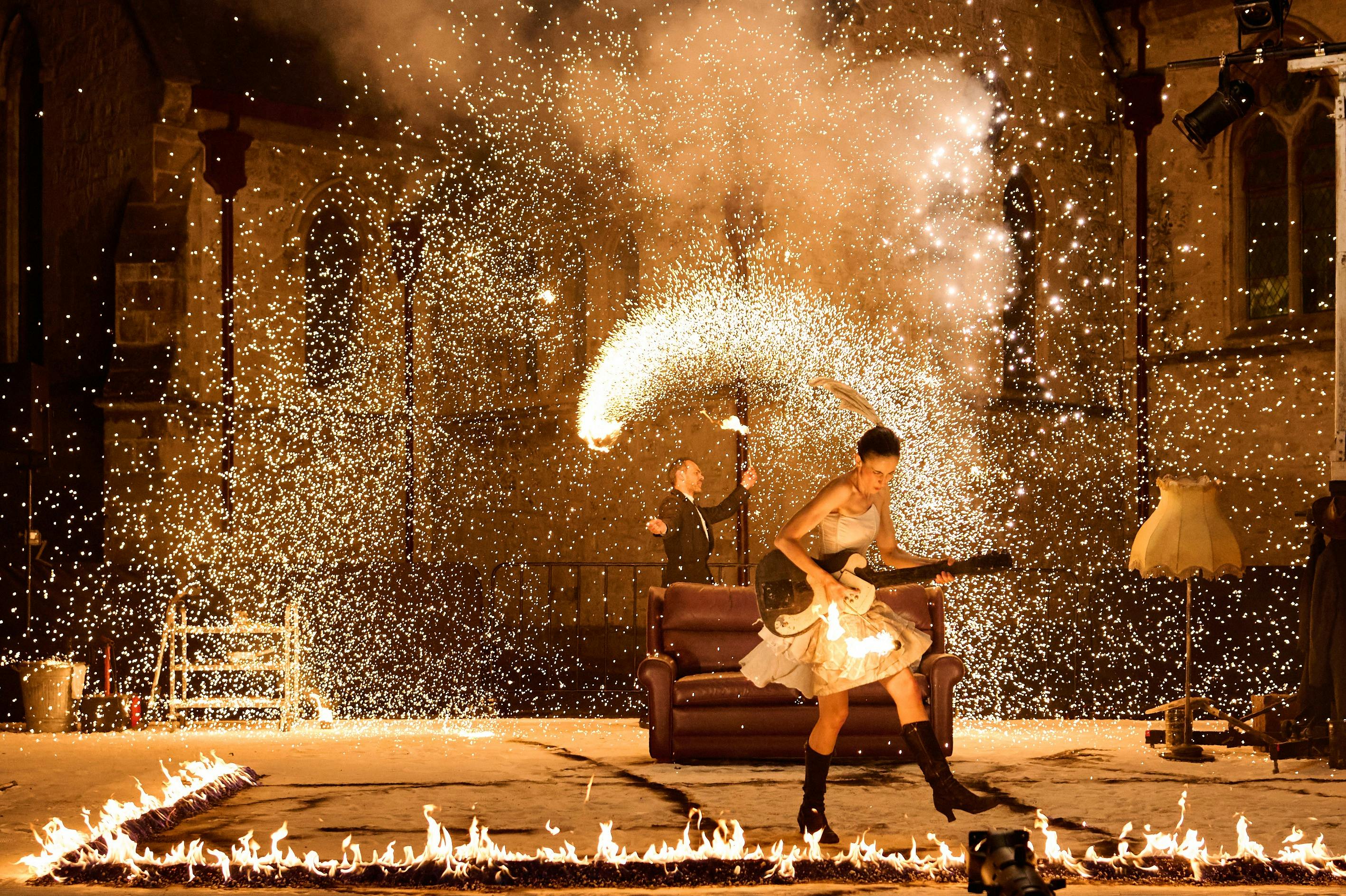 Compagnie Bilbobasso perform Amor at the 2025 Fremantle International Street Arts Festival.