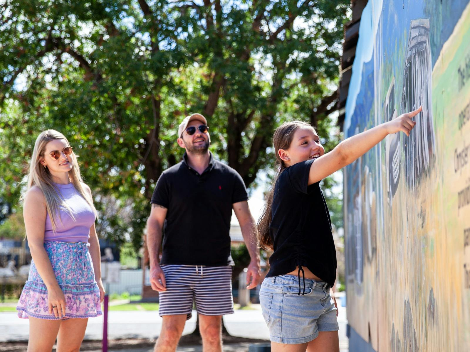 Visit Eugowra Murals