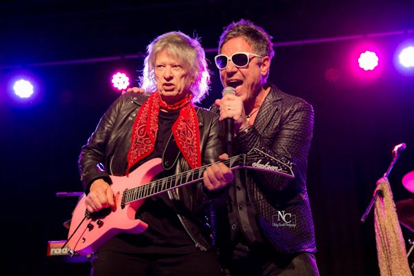 WaWaNee - Back to the 80s at the Clovercrest Hotel