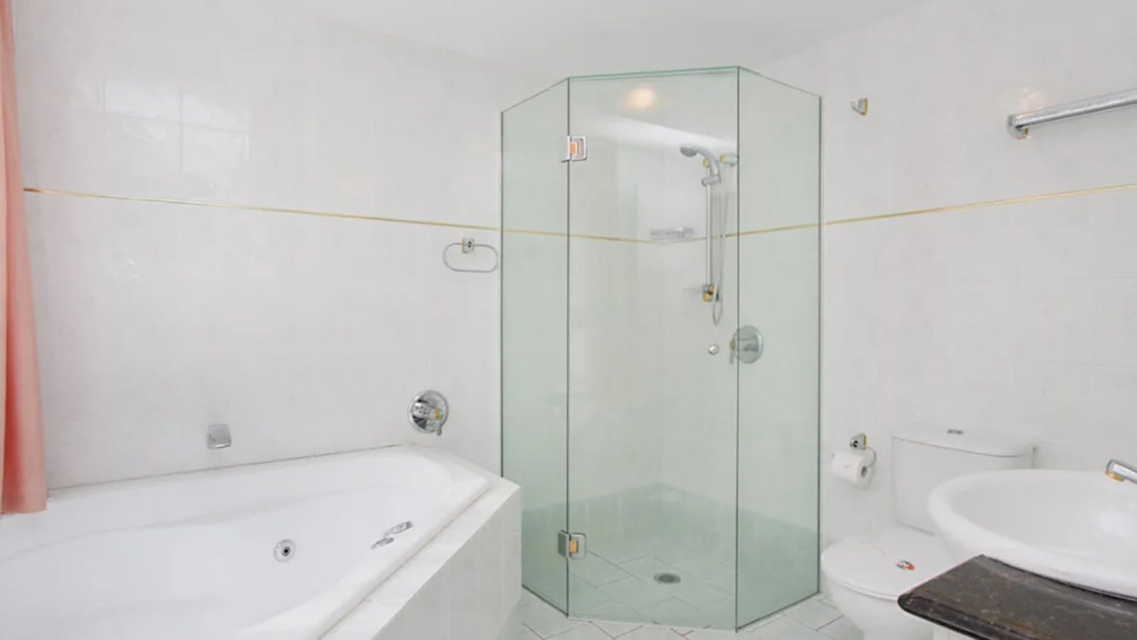 En-Suite with Spa Bath