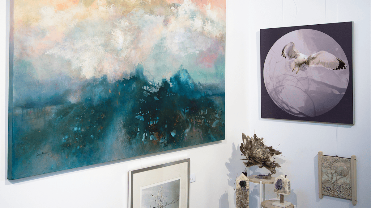 Art Clique Gallery with Lyne Marshall artworks