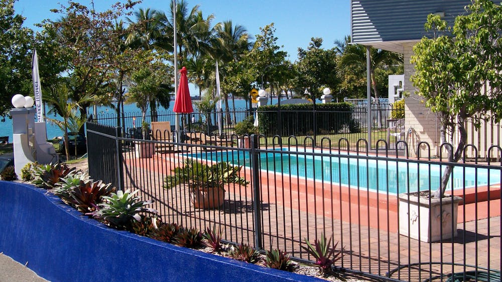 Shoredrive Motel