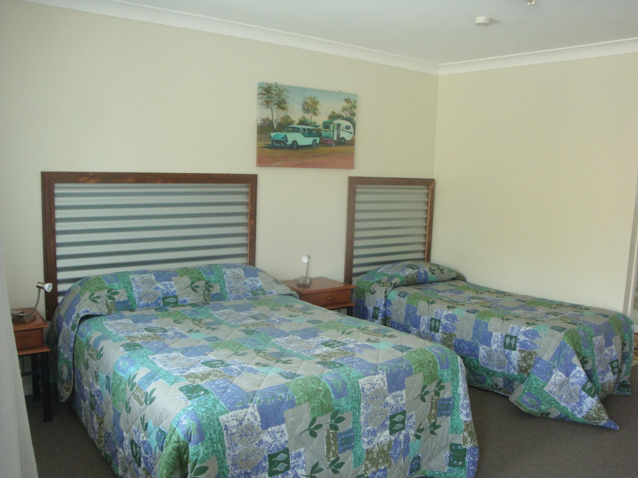 Double room with a single bed.  Ensuite.  Kitchen. RC Air con.  TV