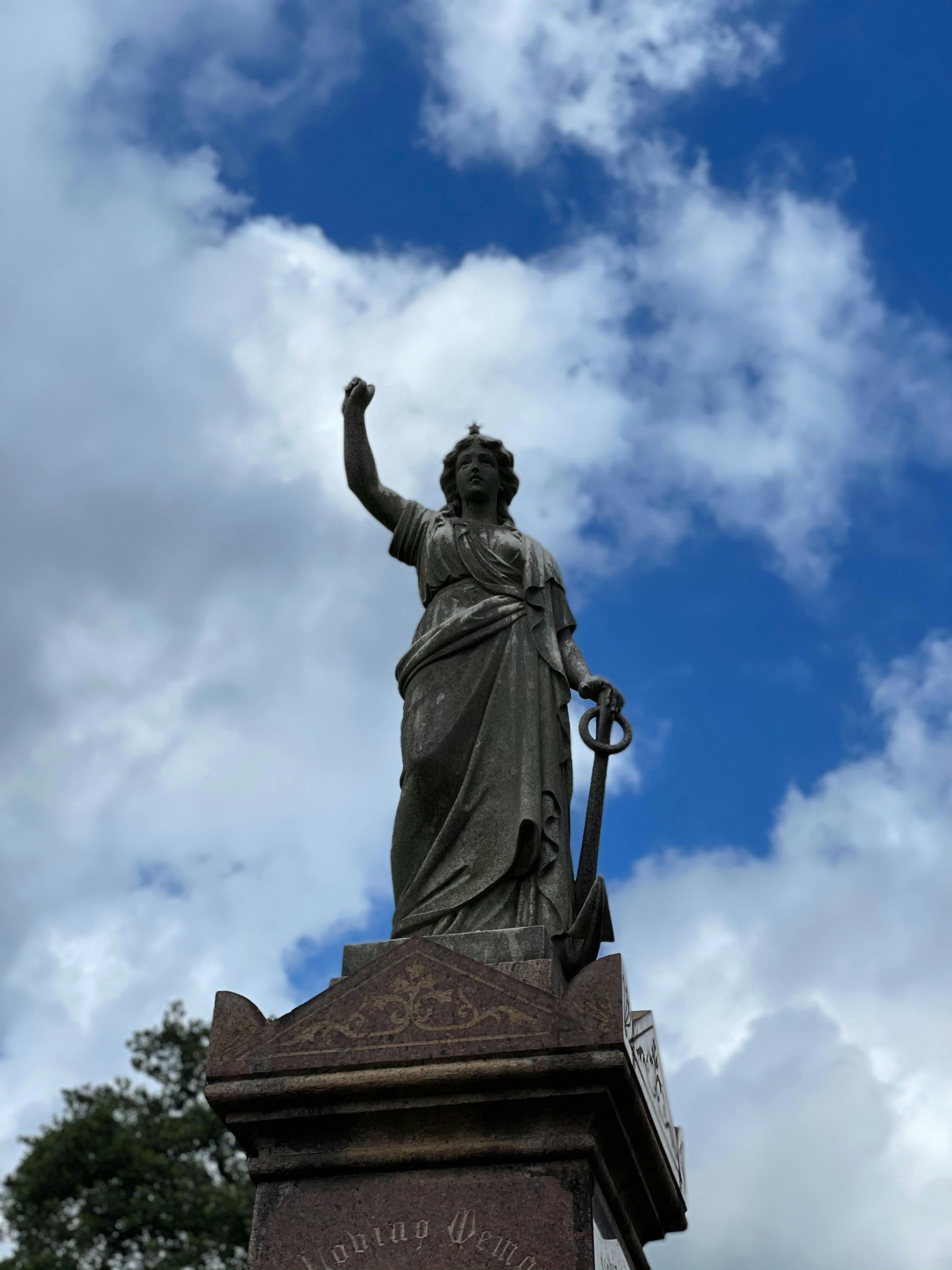 Discover the rich history of the cemetery