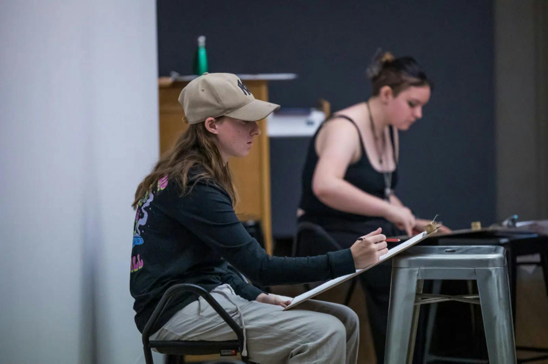 Draw the Regent Honeyeater for Teens