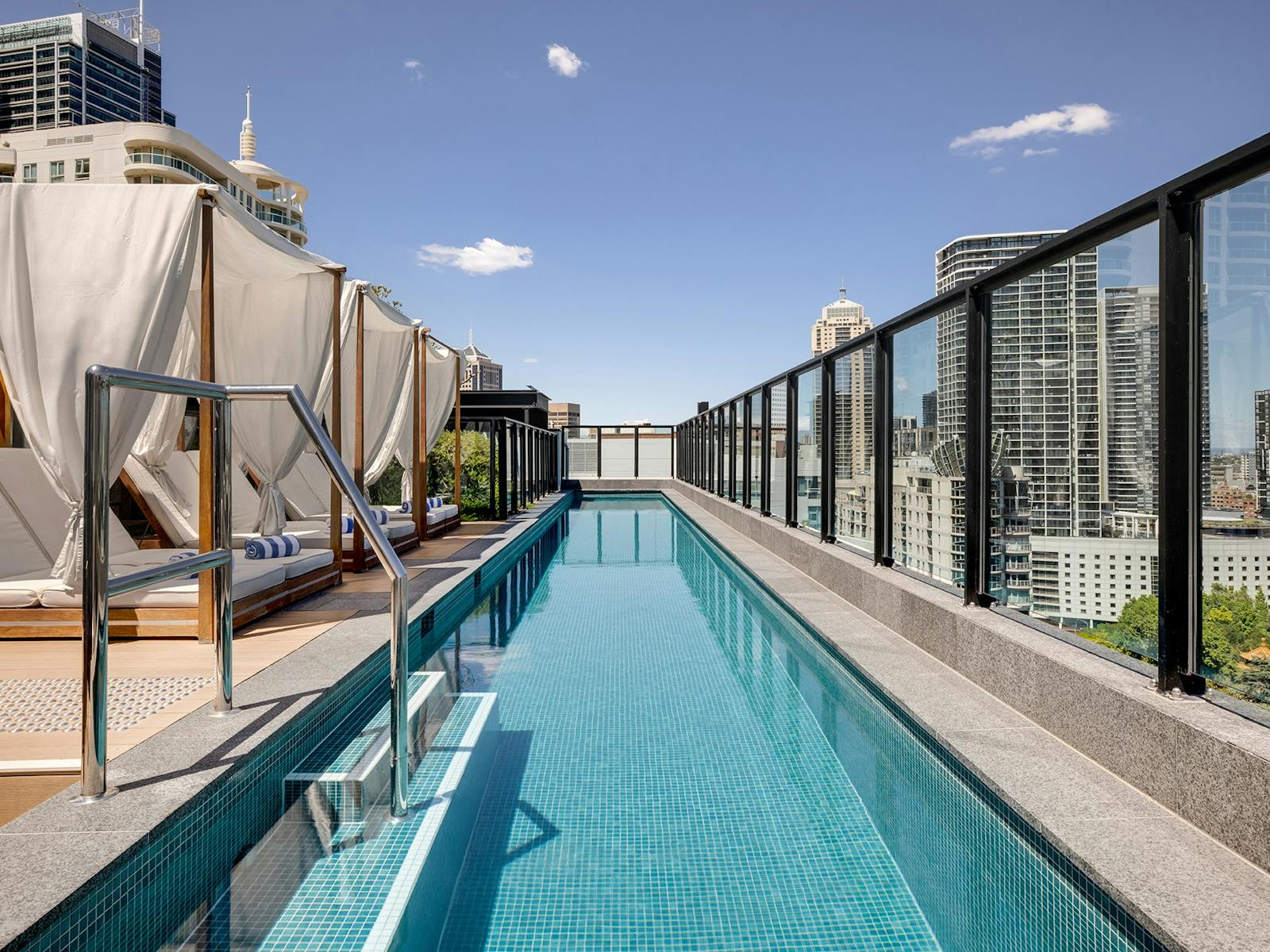 バイブ ホテル シドニー ダーリング ハーバー