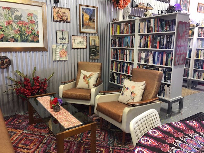 Noelenes Book Cafe
