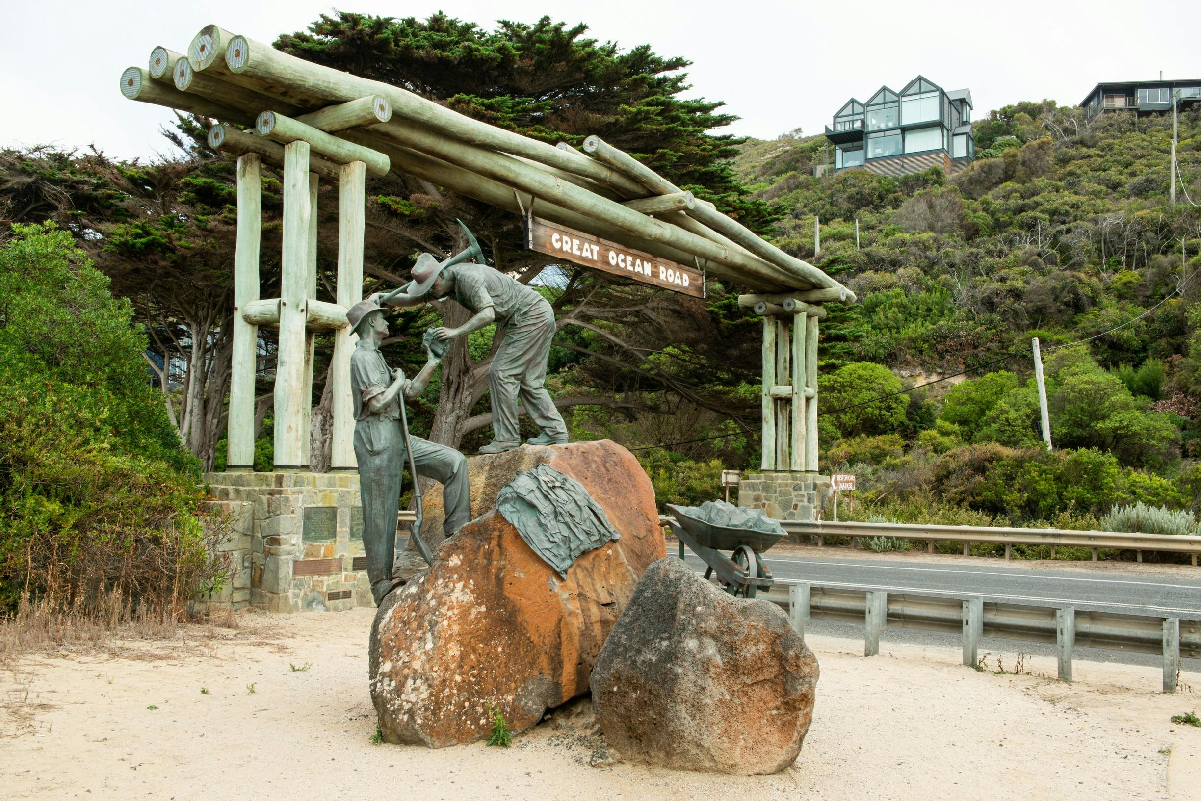 Great Ocean Road Memorial and gateway