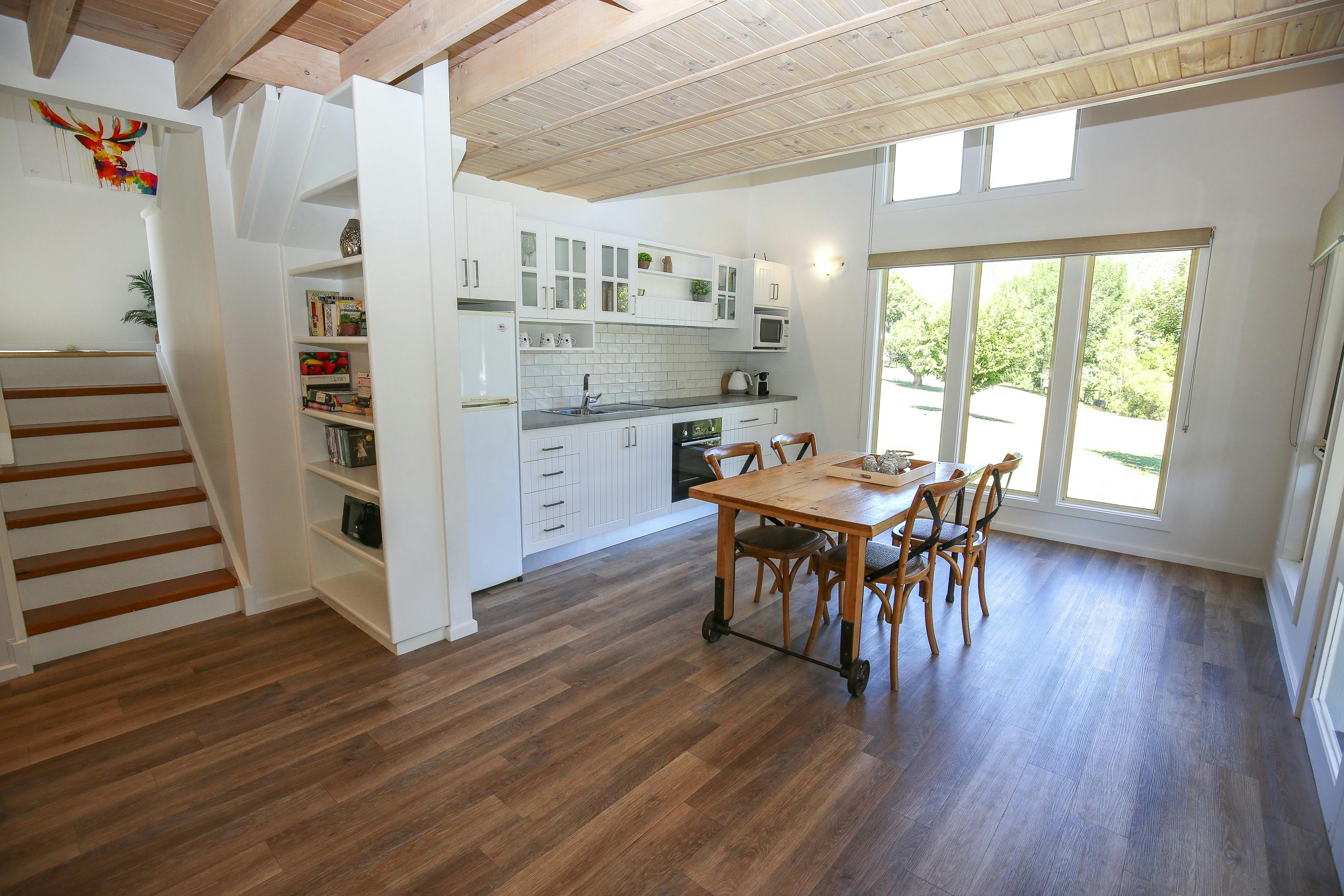 Kitchen & Dining at Abby's Cottage with Alpine Valley Getaways