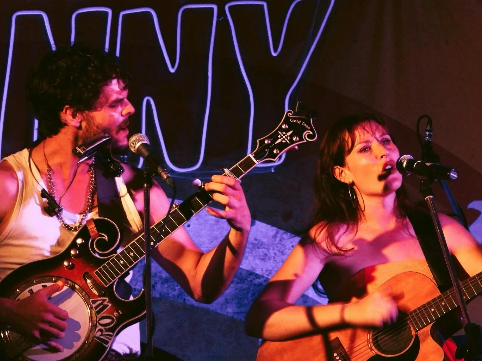 Ally Row live at The Vine Hotel Wangaratta