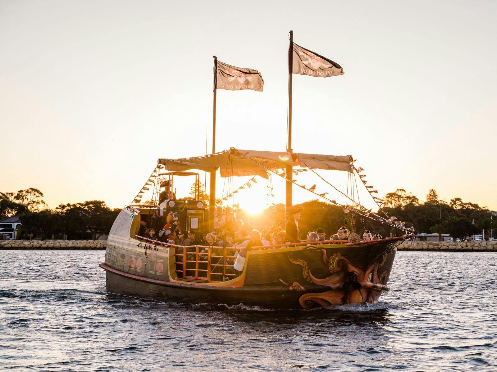 1.5 Hour Sundowner Cruise