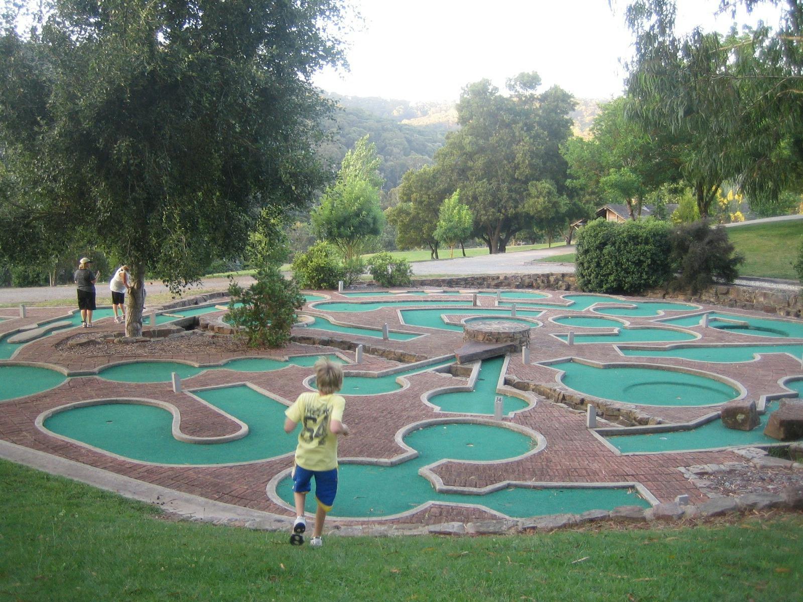 Mini Golf at the Pinnacle Valley Resort, Kunala Chalet