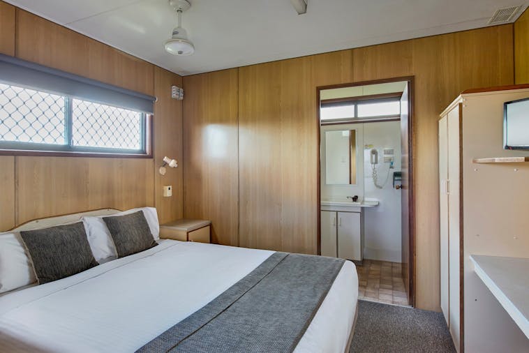 Tourist Cabins Seaview