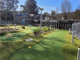 Bright Mini Golf