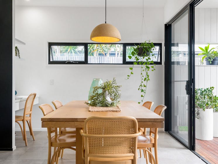 Melaleuca - Byron Bay - Dining Table and Study Nook