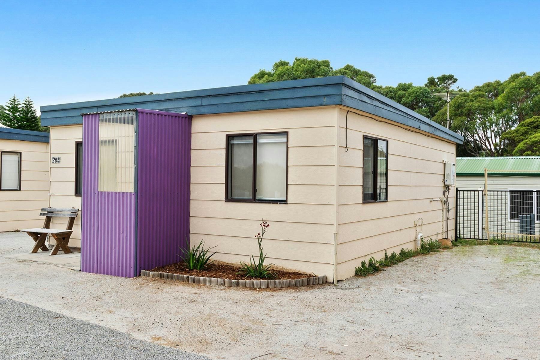 Standard 1 Bedroom Cabin - Sleeps 6