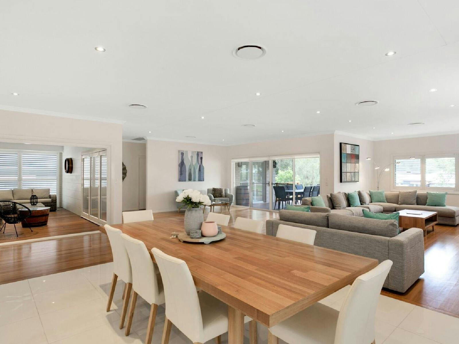 Unwined @ The Vintage dining area