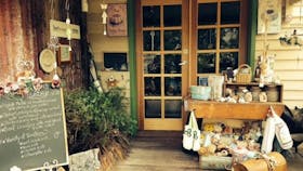 Bethungra Olde School T-House