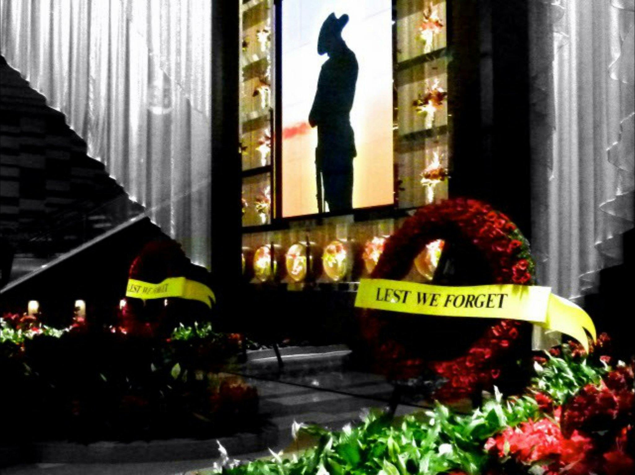 ANZAC Day Dawn Service Sydney Australia Official Travel 