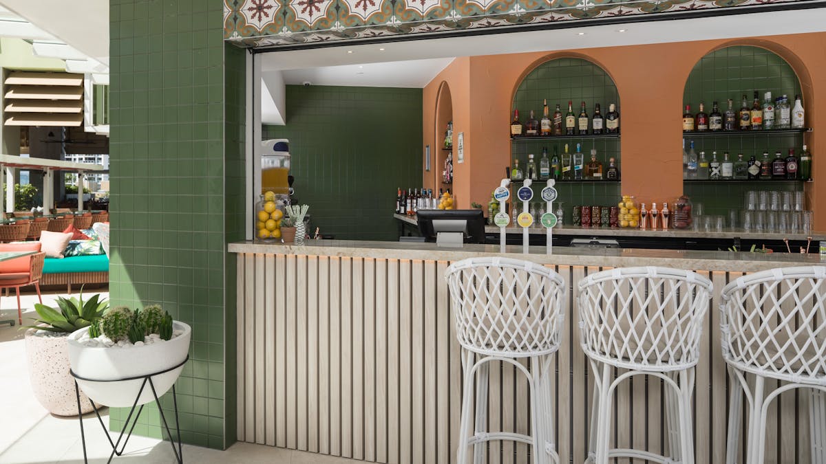Bar