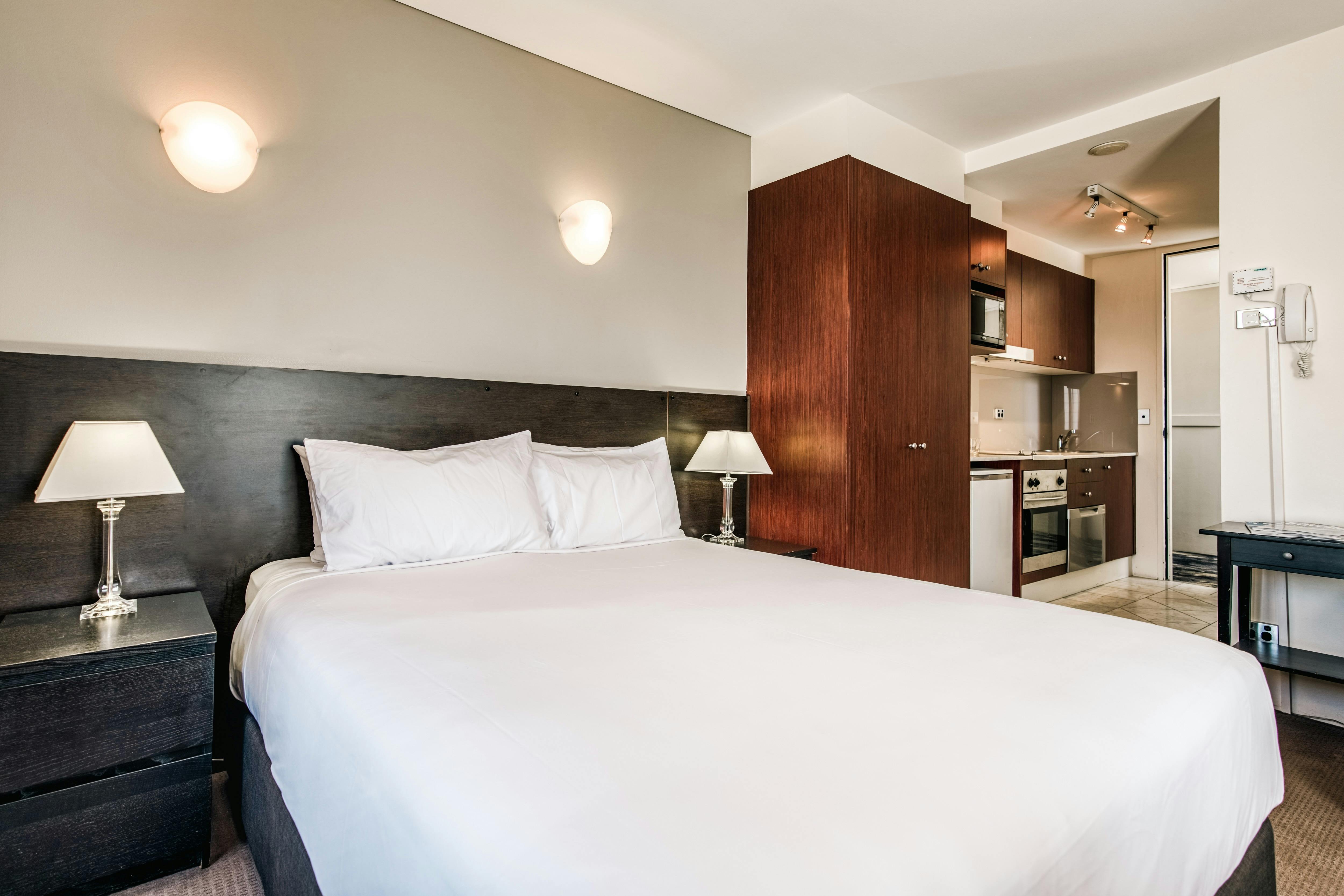Studio Park Regis Cremorne Bedroom and Kitchen