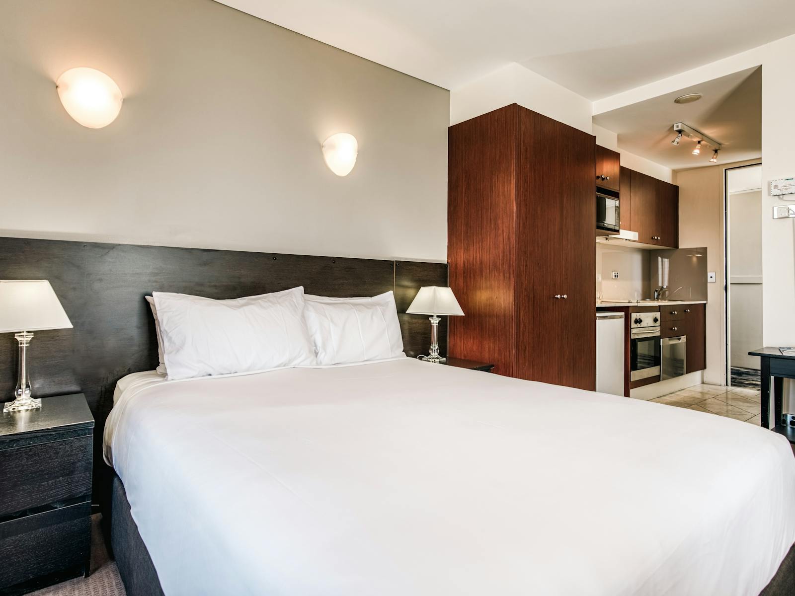 Studio Park Regis Cremorne Bedroom and Kitchen