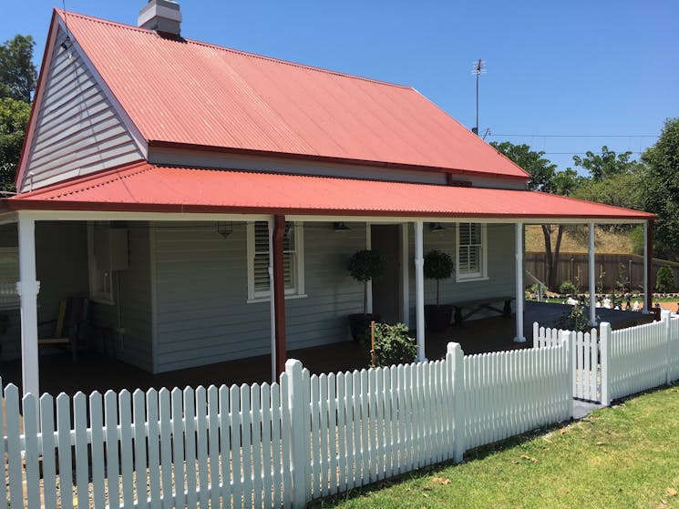 Cottage is located 50 metres from Kiama CBD and fronts a park