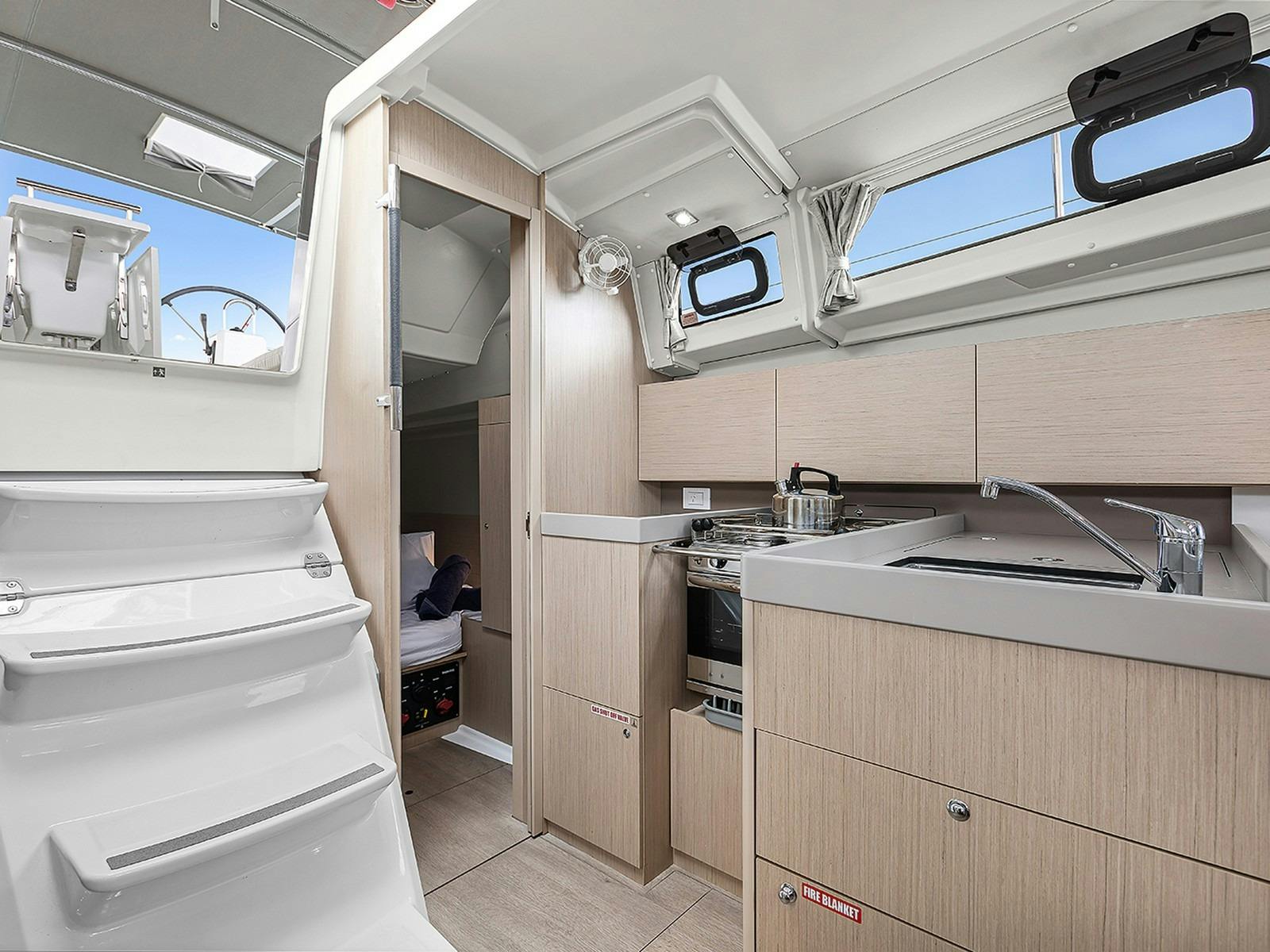 Beneteau 38.1 - Galley and cockpit access