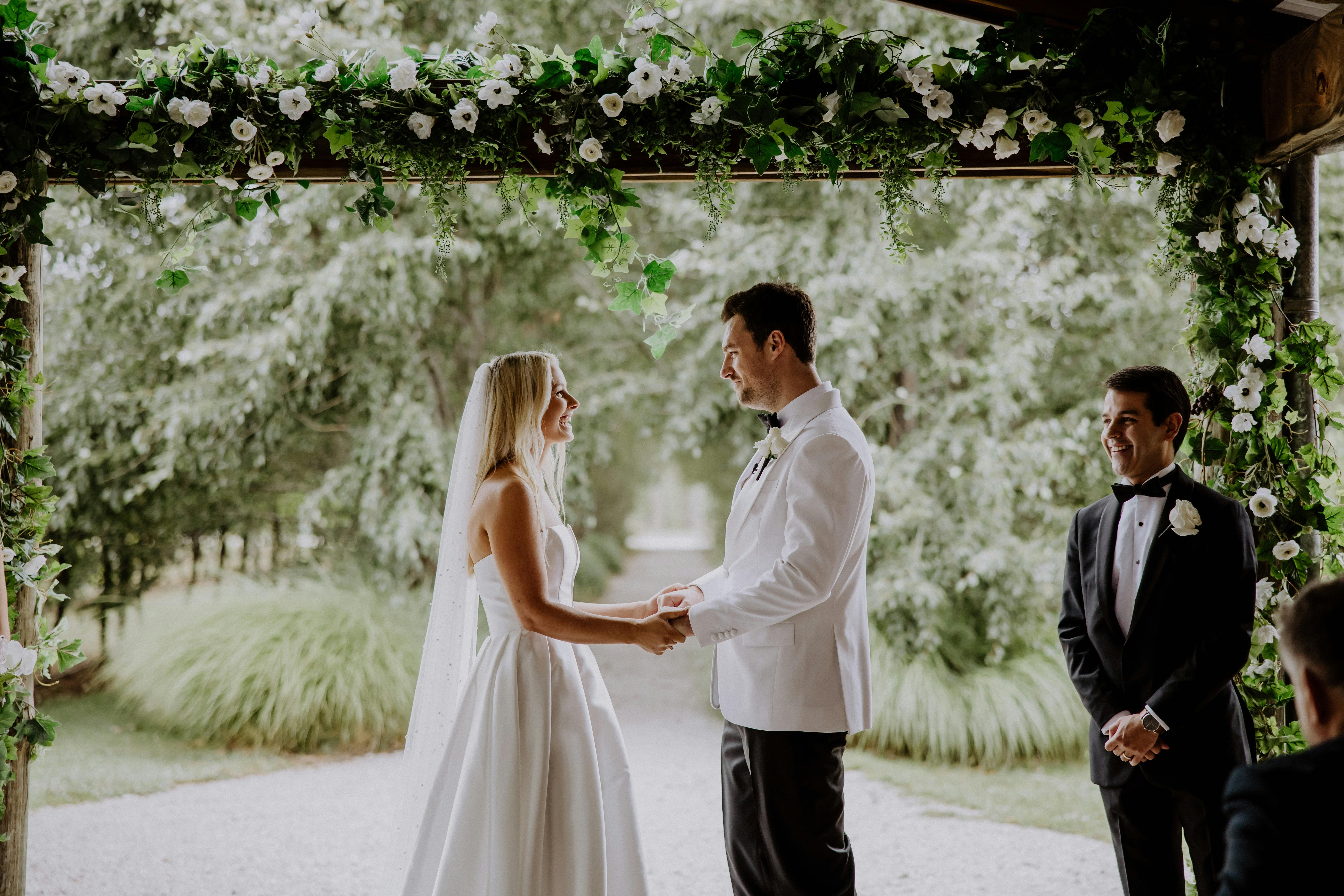The Vinegrove - couple under pergola