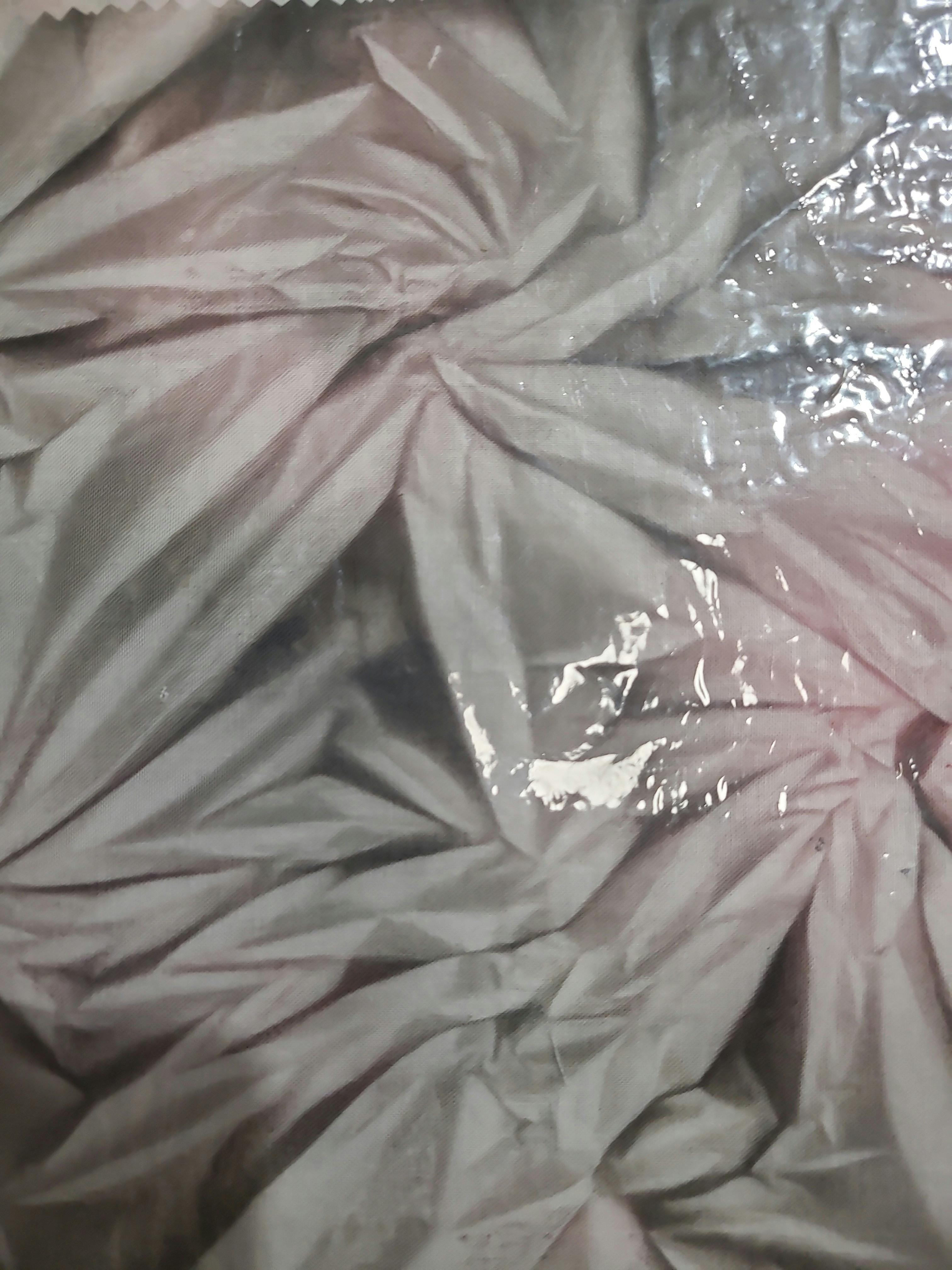 이 사진은 마젠타색과 검정색을 사용한 샘플을 보여줍니다.