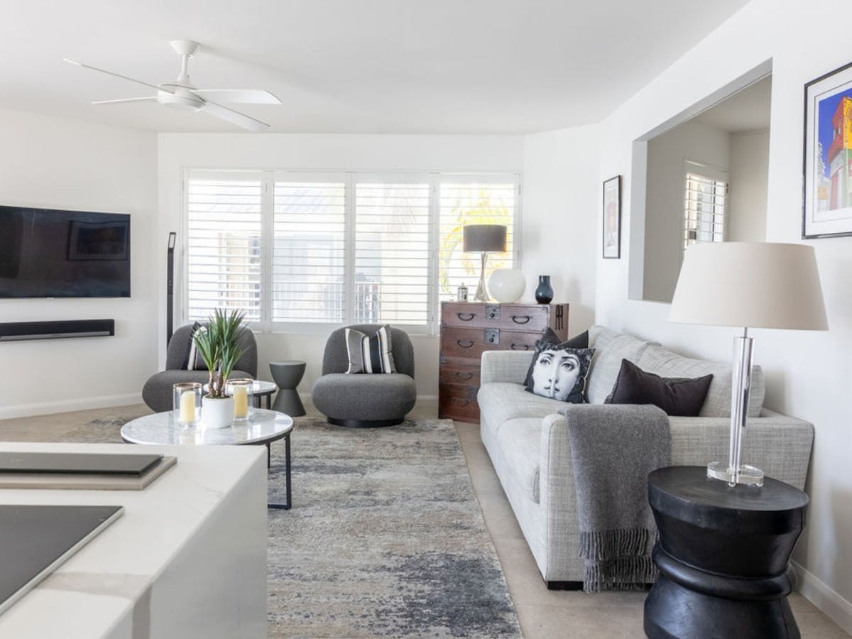 Pets welcome, Modern & stylish interior with high-end finishes Pets welcome, Modern & stylish interior with high-end finishes
