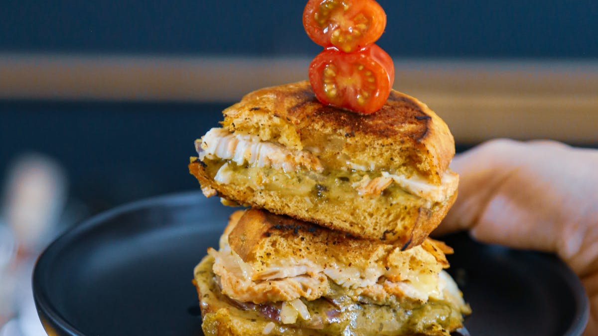 Chicken pesto and cheese toasted sandwich