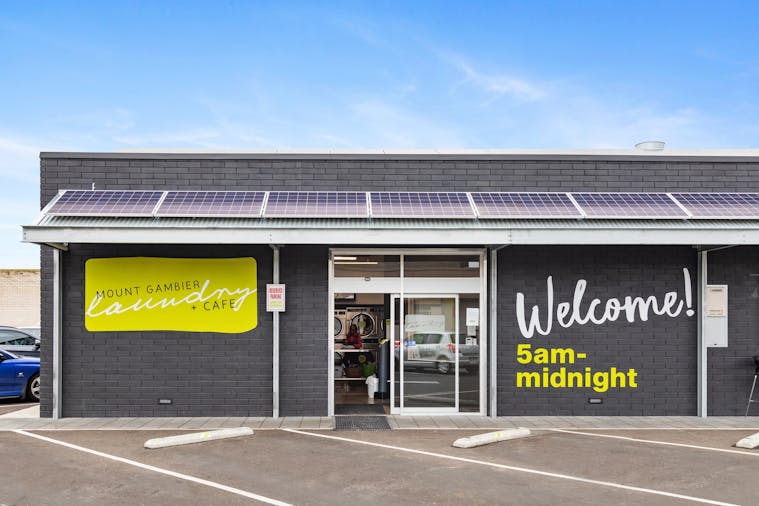 Mount Gamber Laundry Cafe