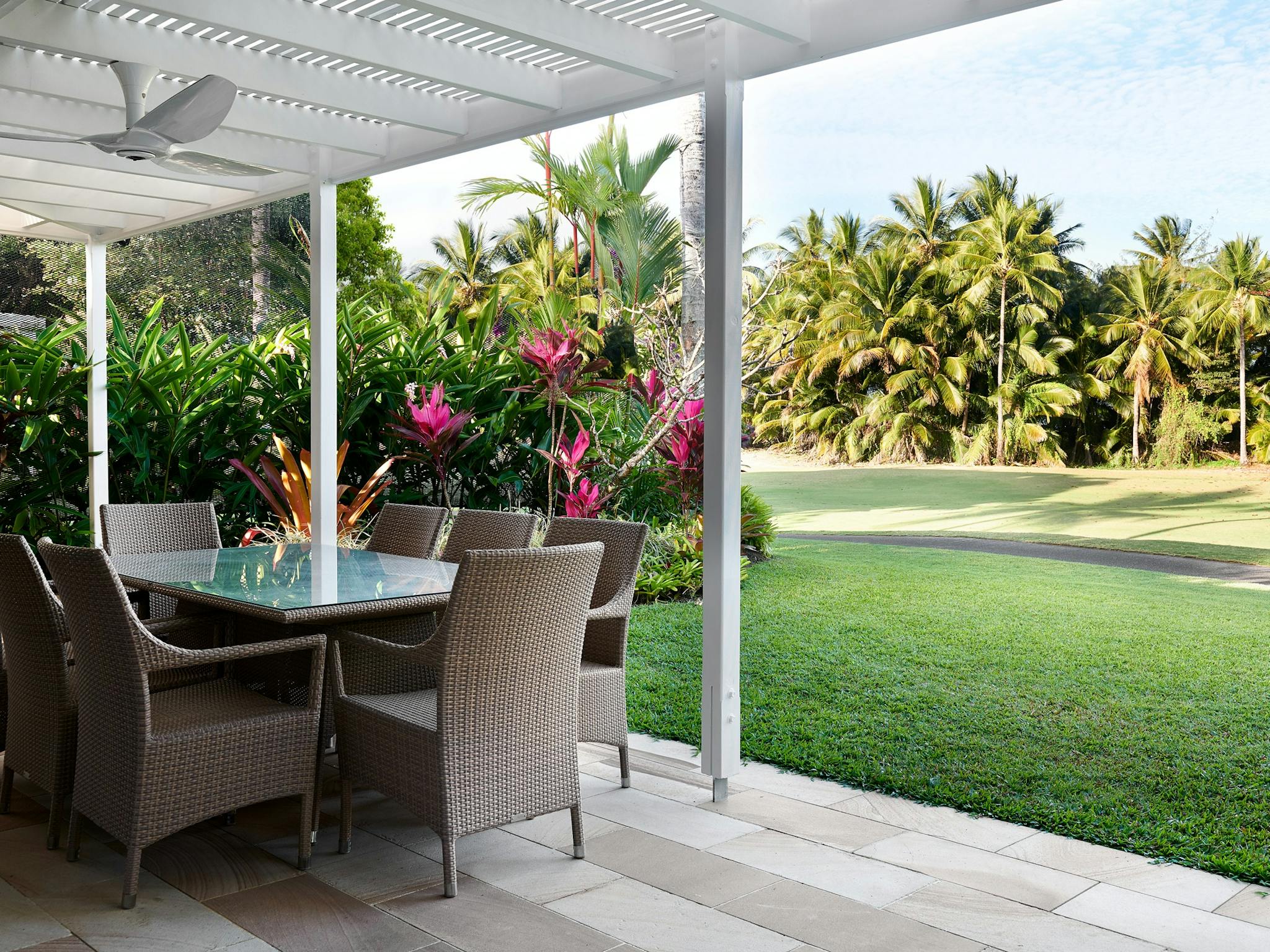 Example of Villa Outdoor Area Example of Villa Outdoor Area