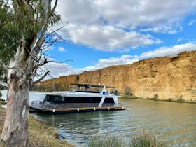 Kia Marina Houseboat Hire