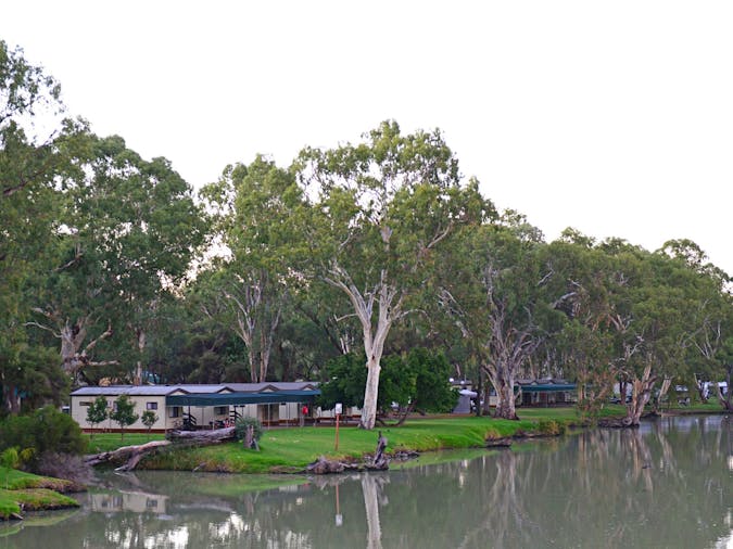 Riverbend Caravan Park, Riverfront Powered Sites Renmark,