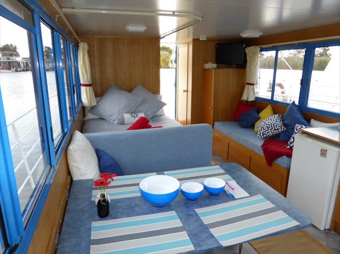 River Wren Houseboats