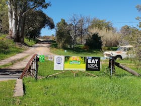 Driveway entrance to Taralee Orchards