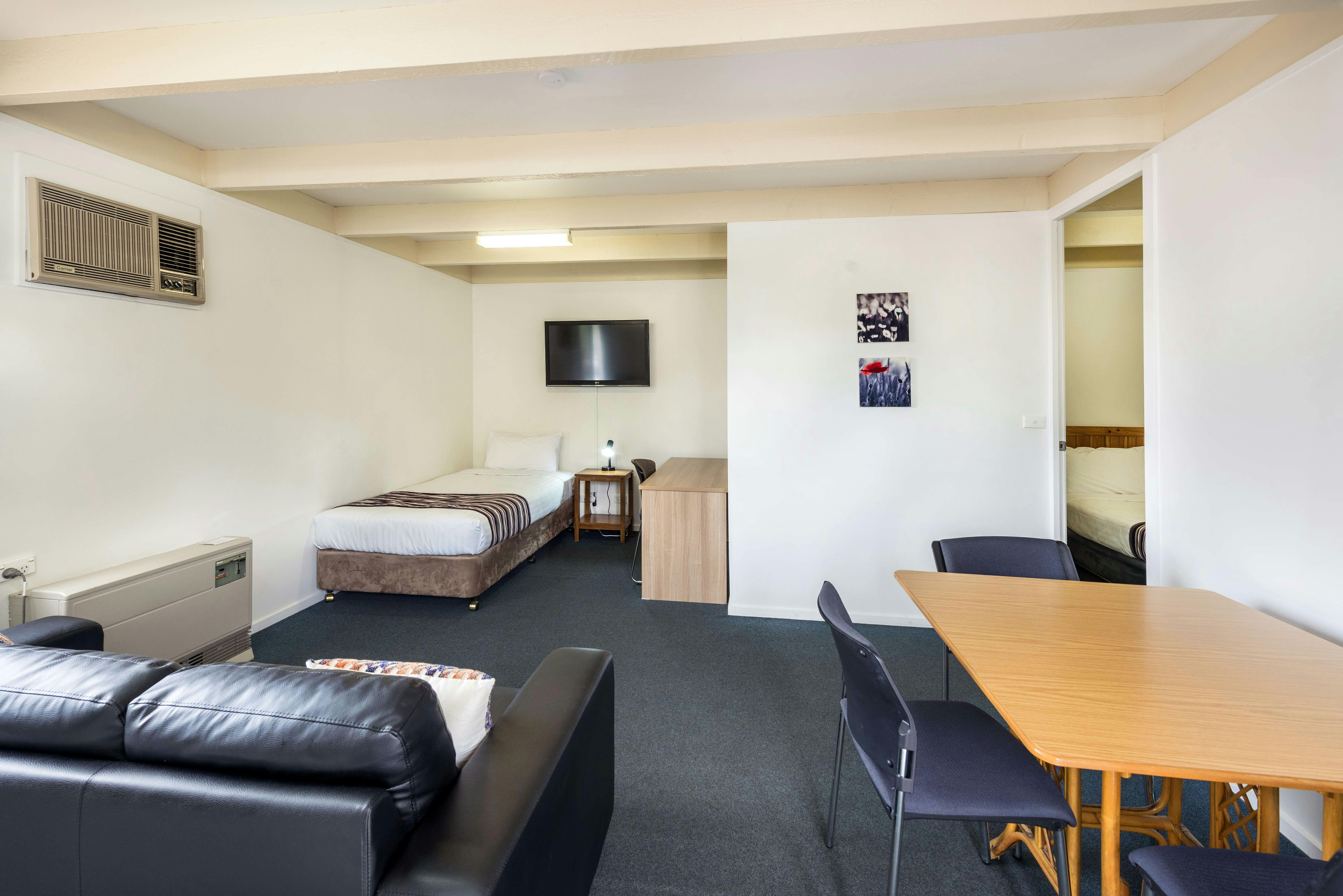 Lounge kitchen queen villa