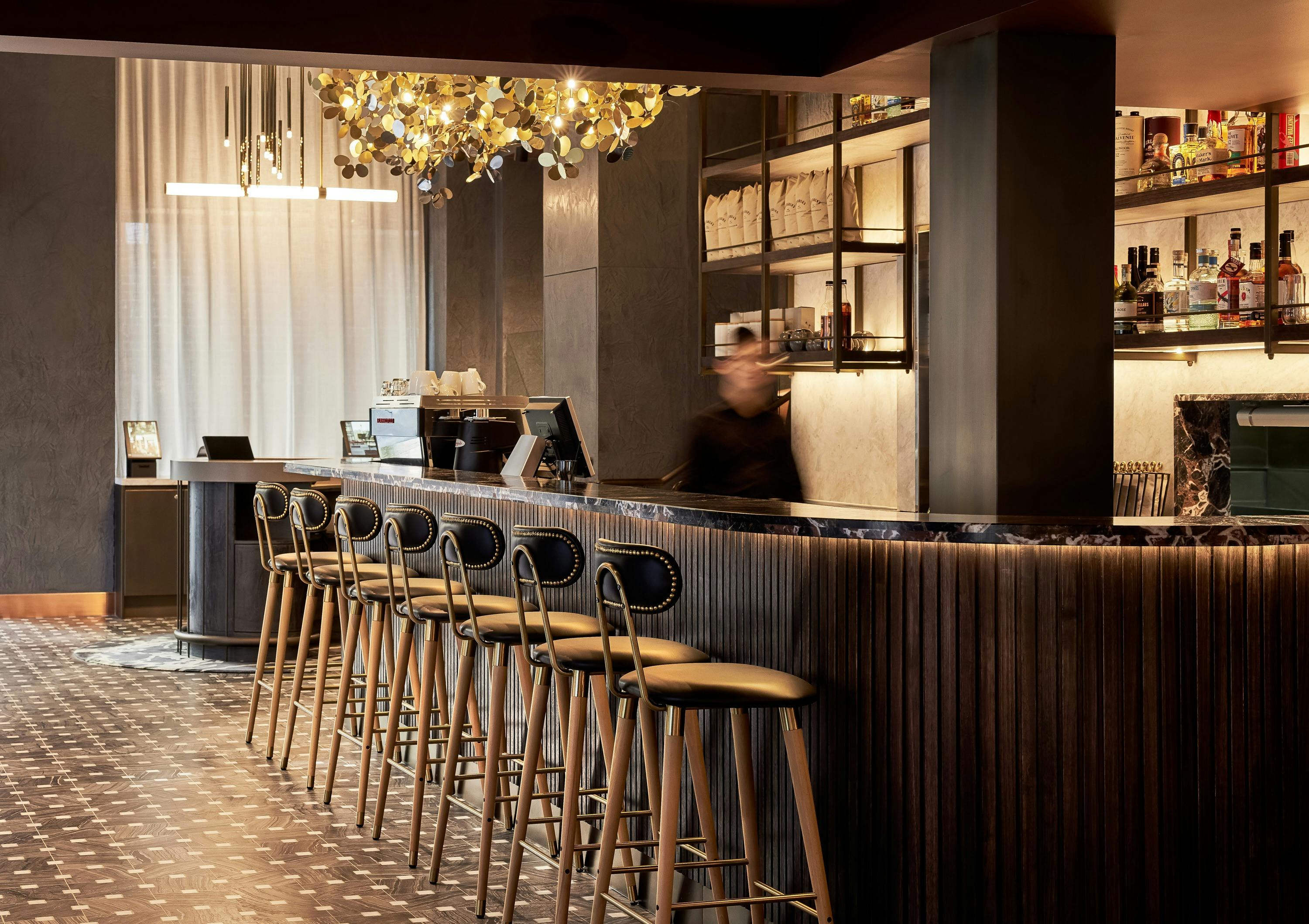 Wayfarer's Bar & Cafe