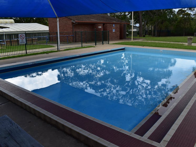 outdoor semi-under cover toddler pool