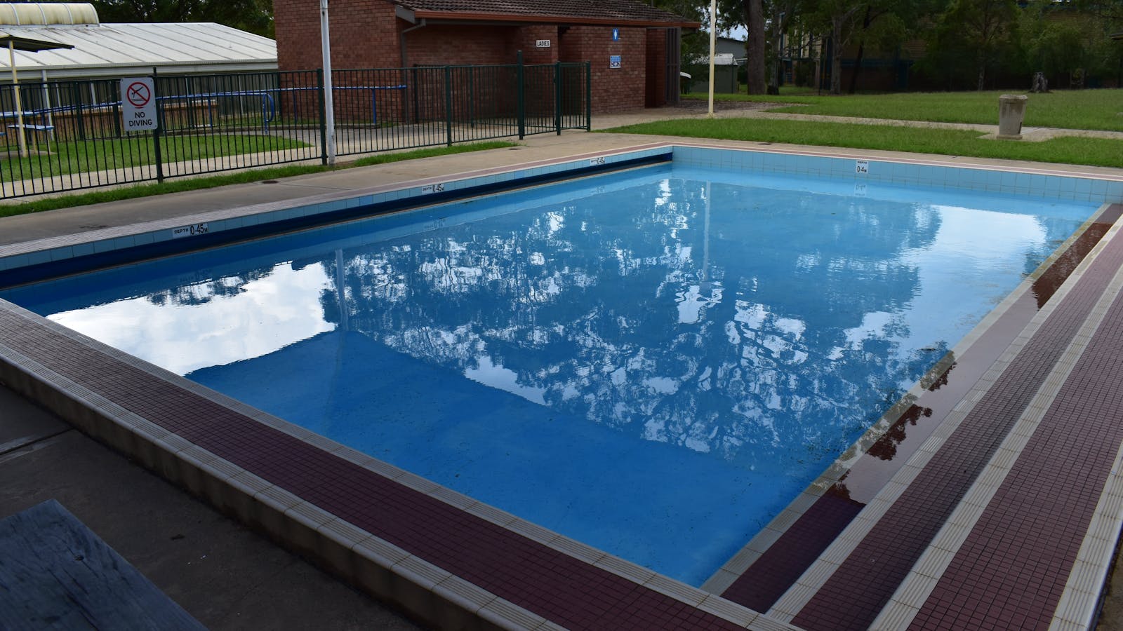 outdoor semi-under cover toddler pool