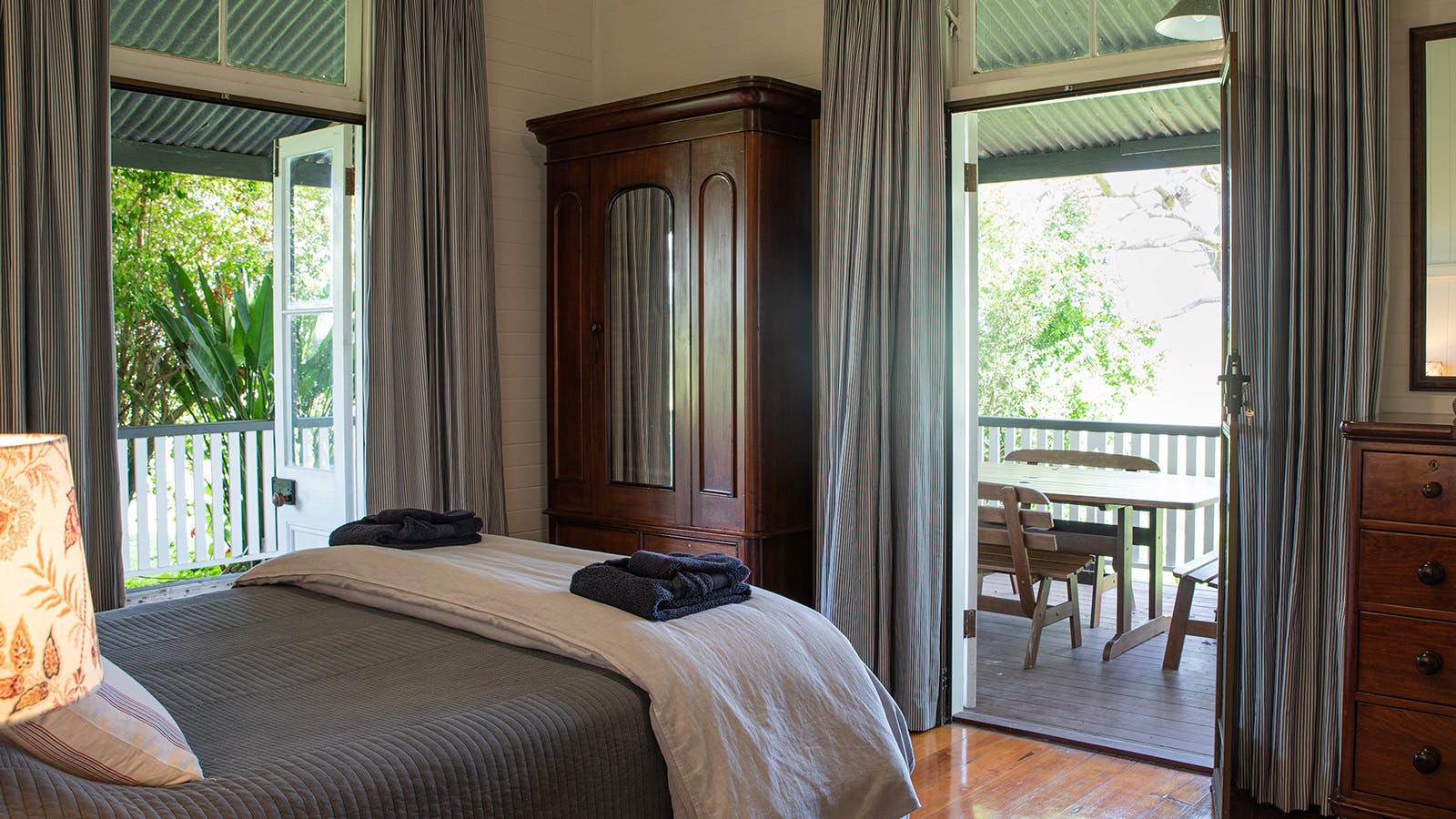 Heritage bedroom with a view to external balcony Heritage bedroom with a view to external balcony