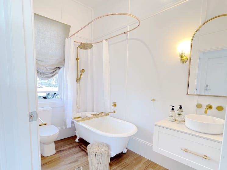 Waukivory Estate - The Cottage Bathrooms