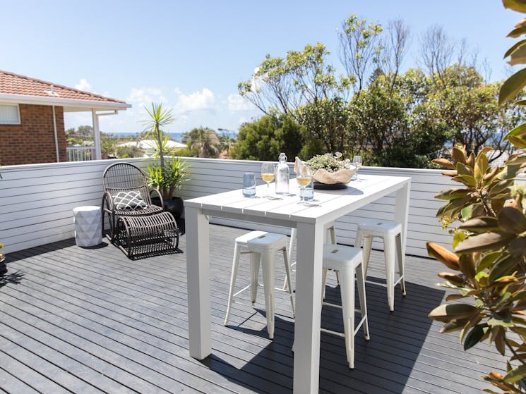 White Beach Cottage - outdoor living