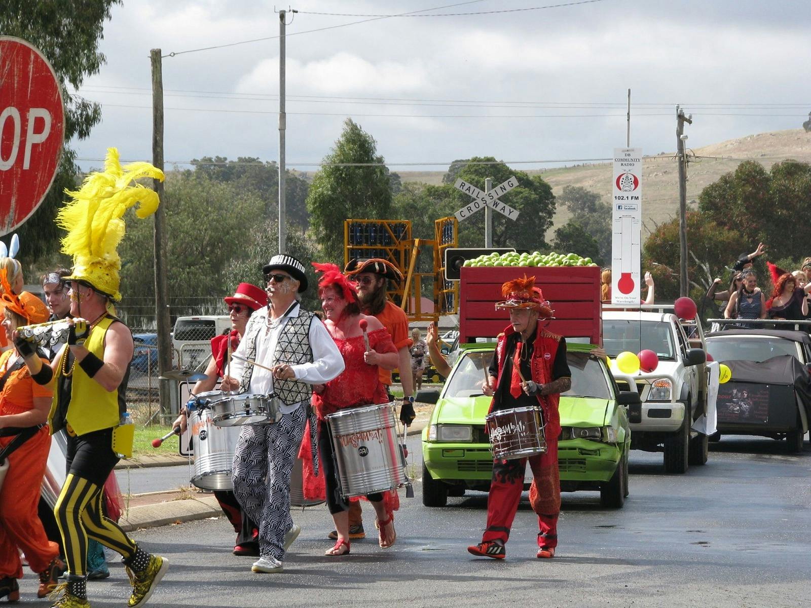Live Lighter Donnybrook Apple Festival