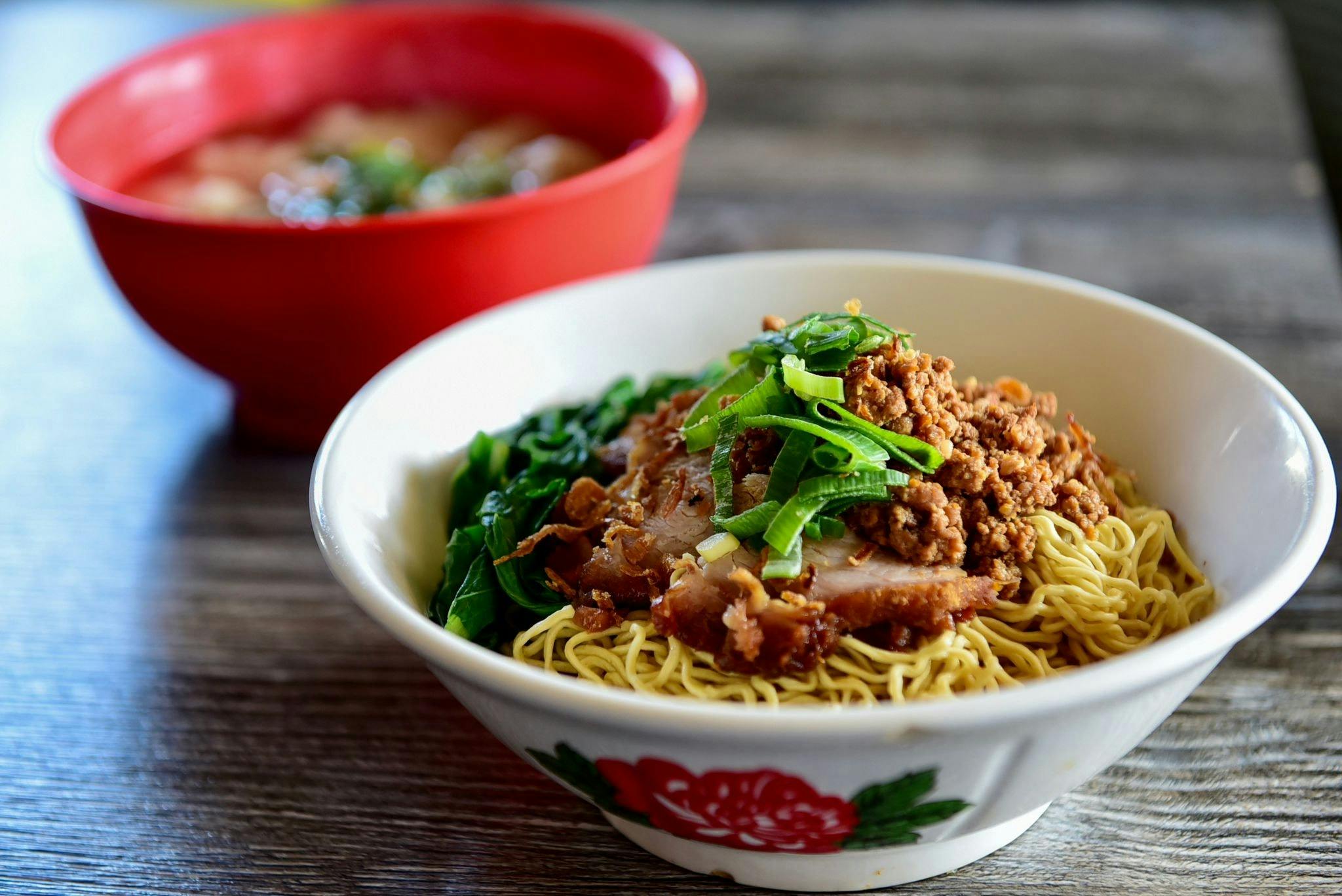 Two Hands Noodles Shop