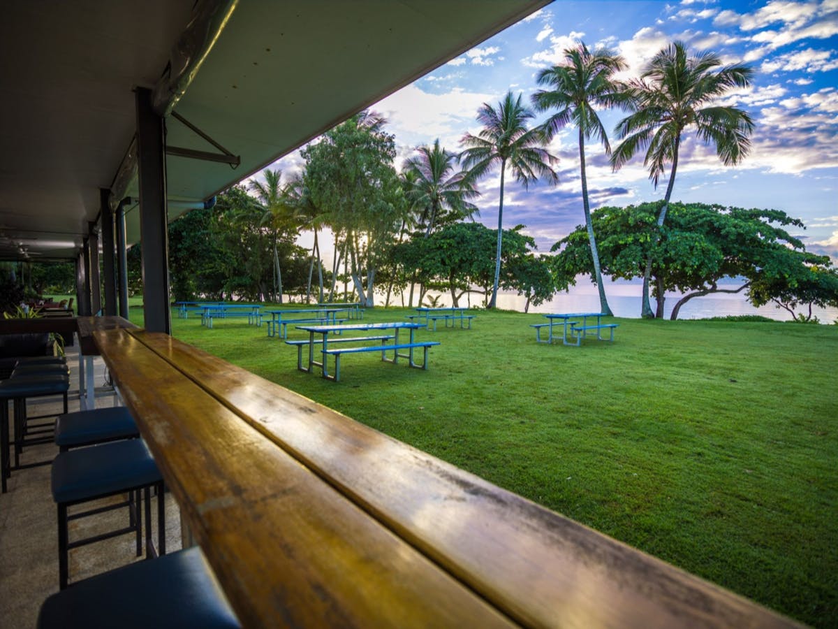 Beachside bar at King Reef Resort